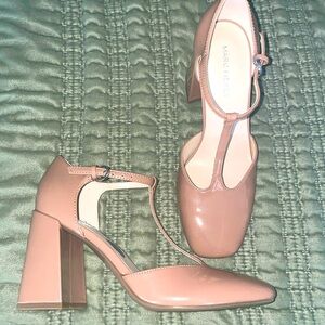 Marc Fisher beige tan patent leather chunky block heel mary janes pre-loved sz 7